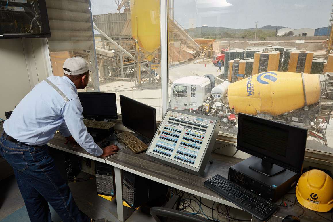 392aa2dd-ultracem-cmbatch-hero_10w60lg00000000000001o