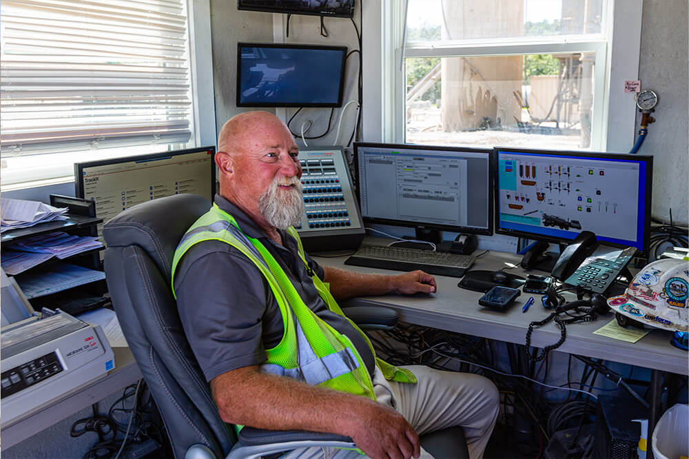 command batch 1 batch worker sitting at desk using COMMANDbatch